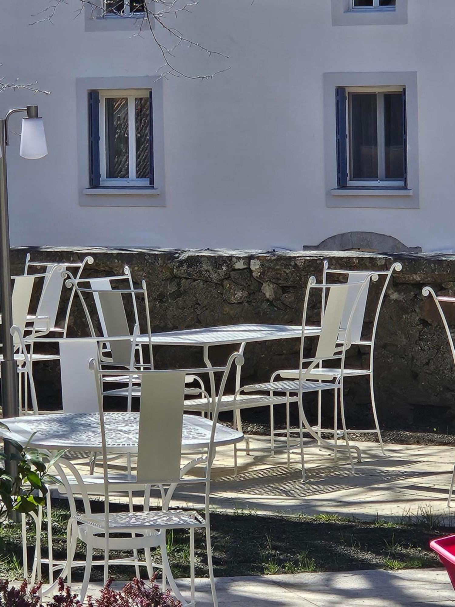 Logis Hostellerie Du Grand Duc Hotel Restaurant Gincla Exterior photo