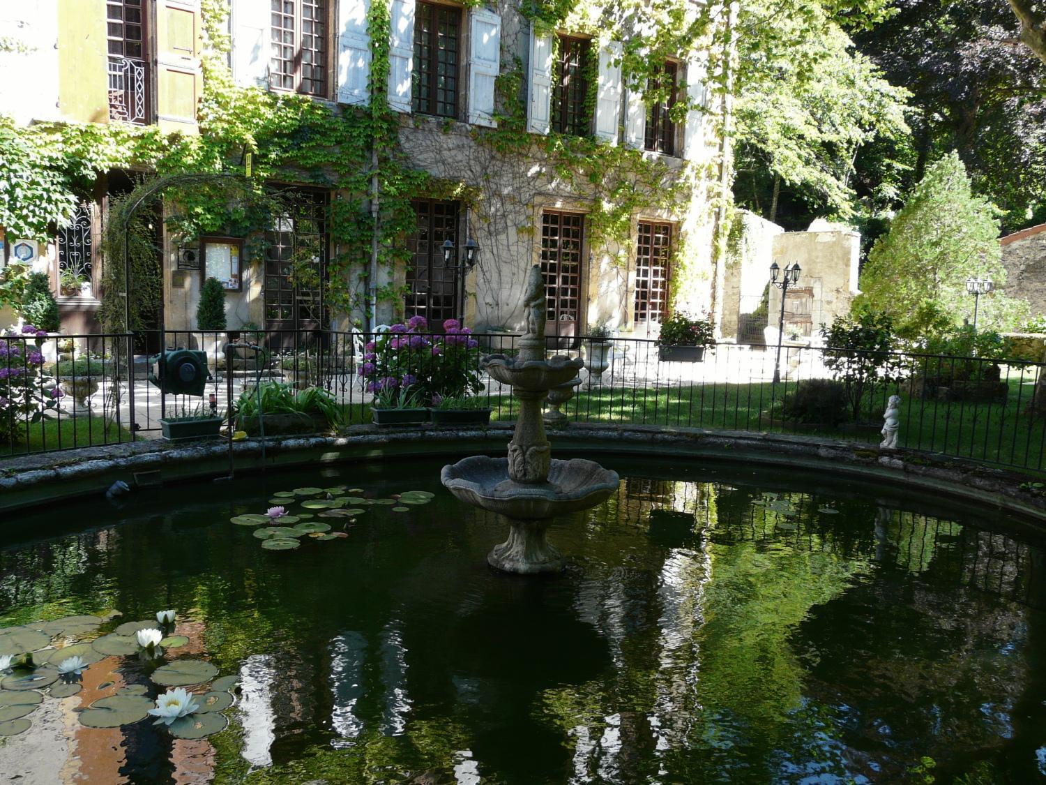Logis Hostellerie Du Grand Duc Hotel Restaurant Gincla Exterior photo