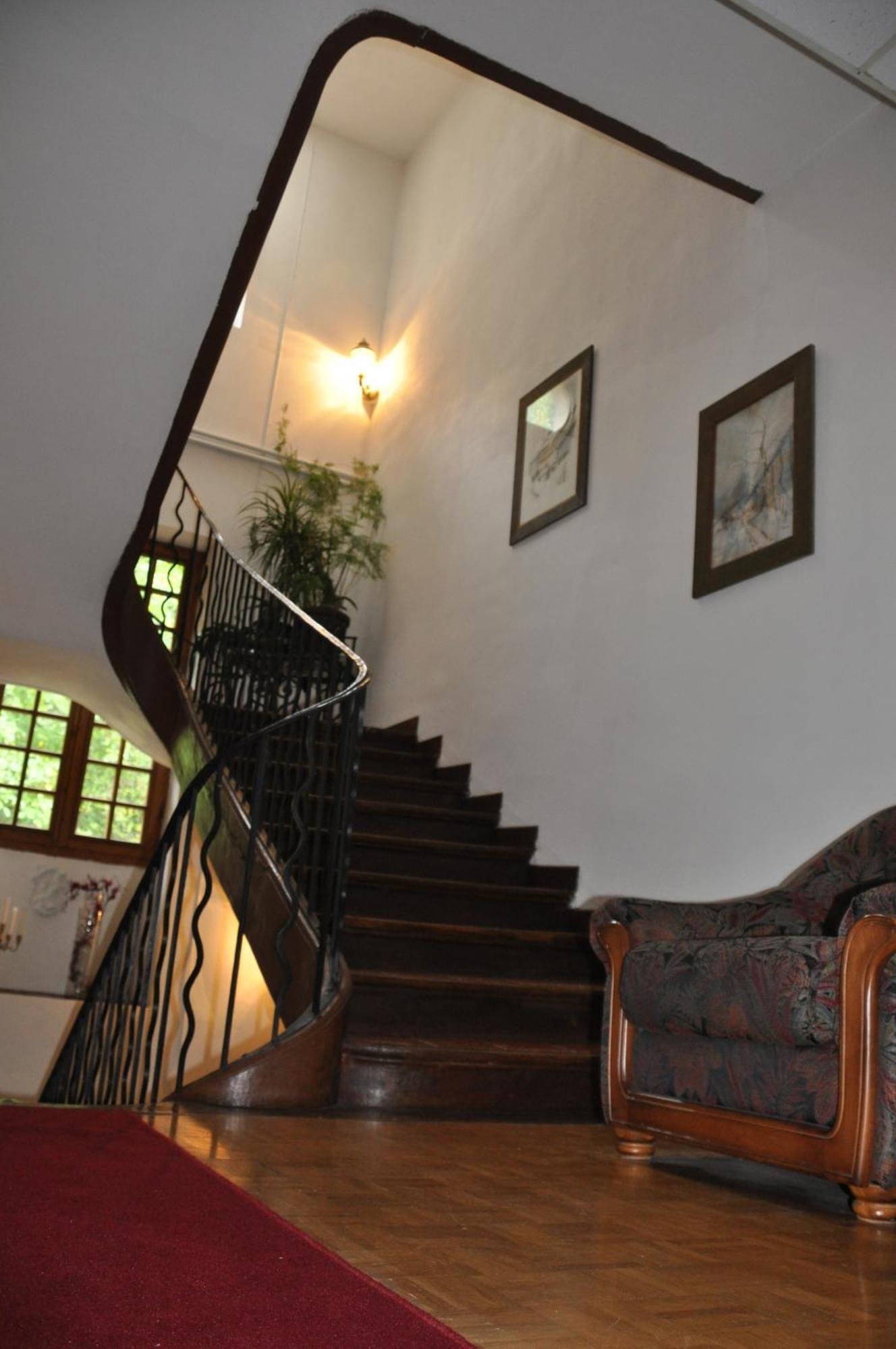 Logis Hostellerie Du Grand Duc Hotel Restaurant Gincla Exterior photo