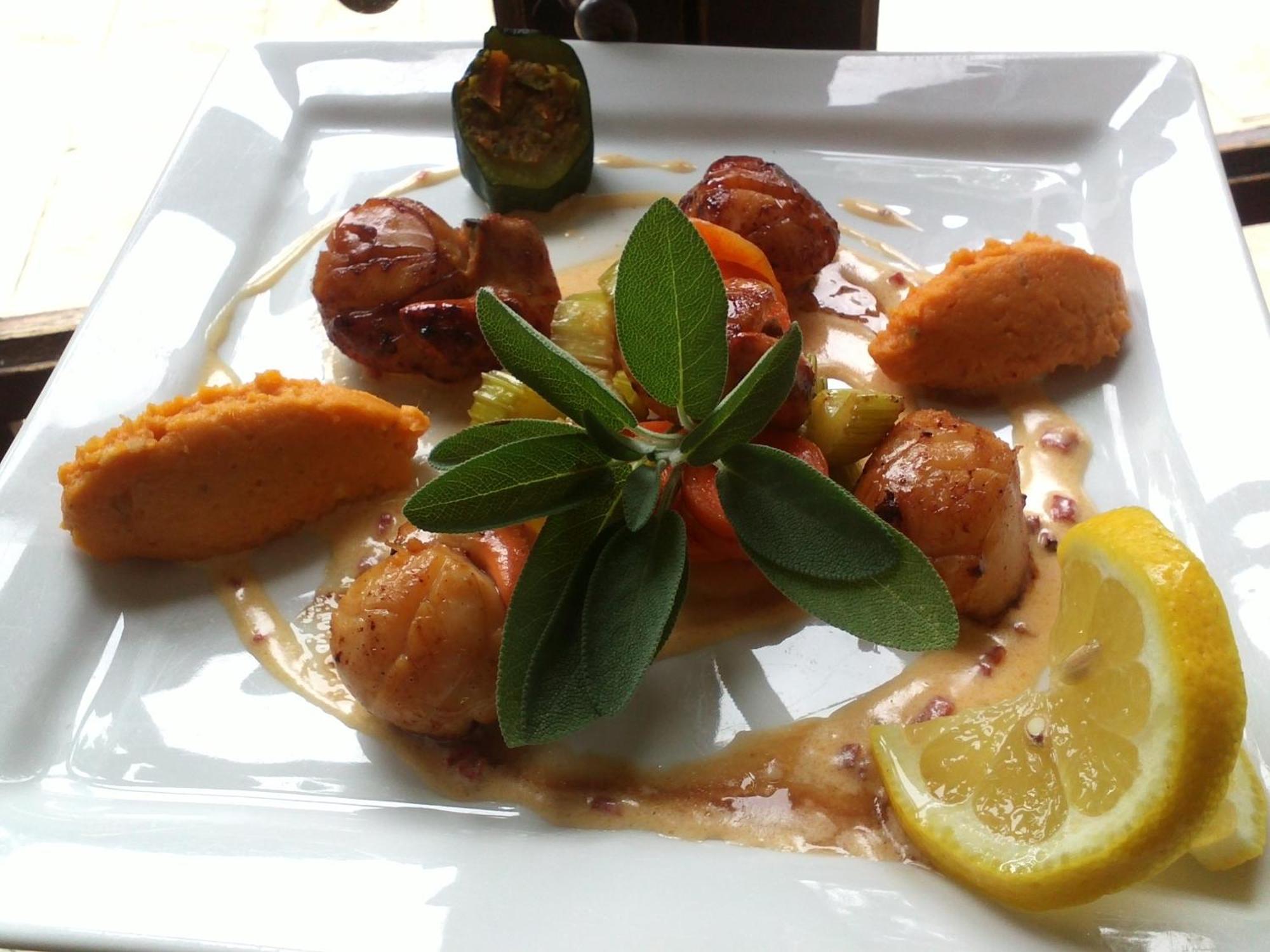 Logis Hostellerie Du Grand Duc Hotel Restaurant Gincla Exterior photo