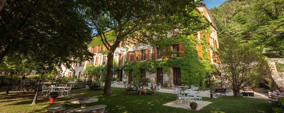 Logis Hostellerie Du Grand Duc Hotel Restaurant Gincla Exterior photo
